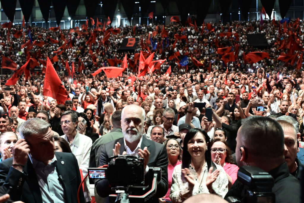 Νέο «χτύπημα» Ράμα με βίντεο από τη «φιέστα» στην Ελλάδα