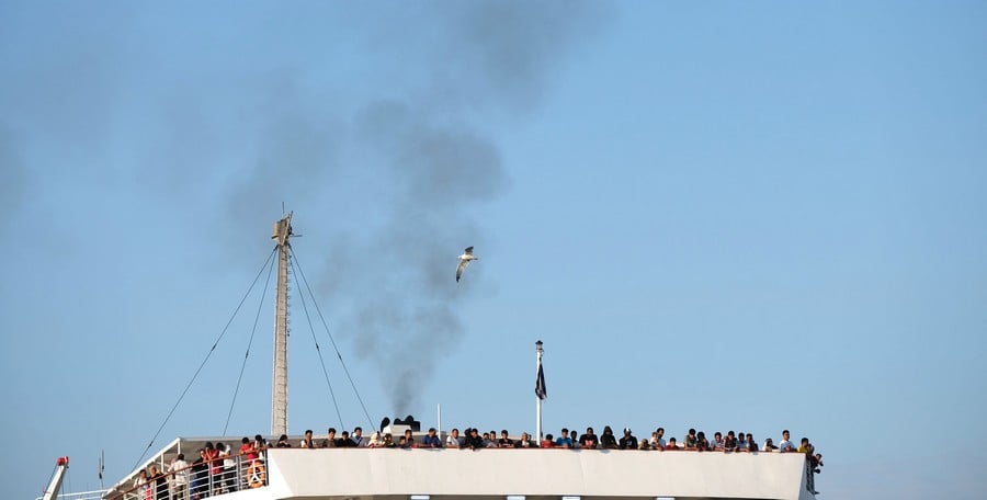 Στον Πειραιά το πλοίο Διονύσιος Σολωμός από βλάβη στις μηχανές