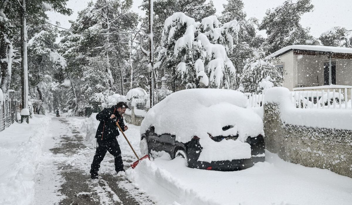 Χιόνια στην Αττική: Πού θα πέσει χιόνι σήμερα – Πότε τελειώνει η κακοκαιρία