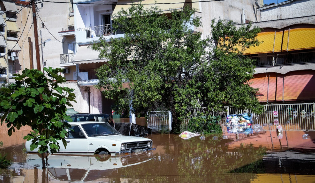 Τρίκαλα: Αεροδιακομιδή 40χρονου με χτυπήματα στο κεφάλι στη Λάρισα