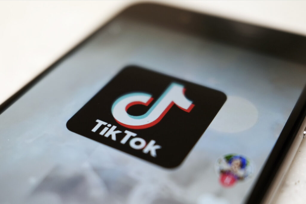 Μαζικές απολύσεις παγκοσμίως στο TikTok – «Φύλλο και φτερό» το τμήμα ασφάλειας και εμπιστοσύνης