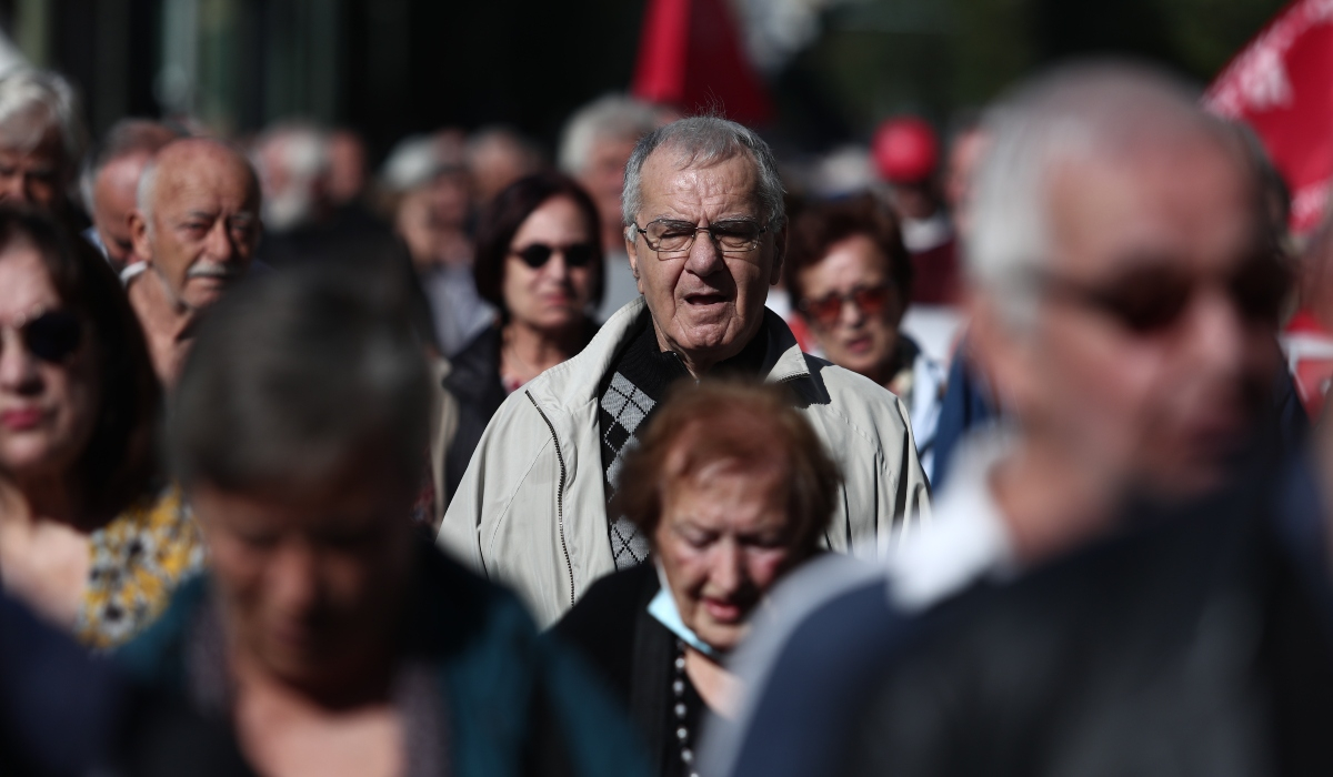 Δημιουργική Λογιστική και Ασφαλιστικό: Αυξάνεται 1,4% το κονδύλι, αλλά… 3% οι συντάξεις