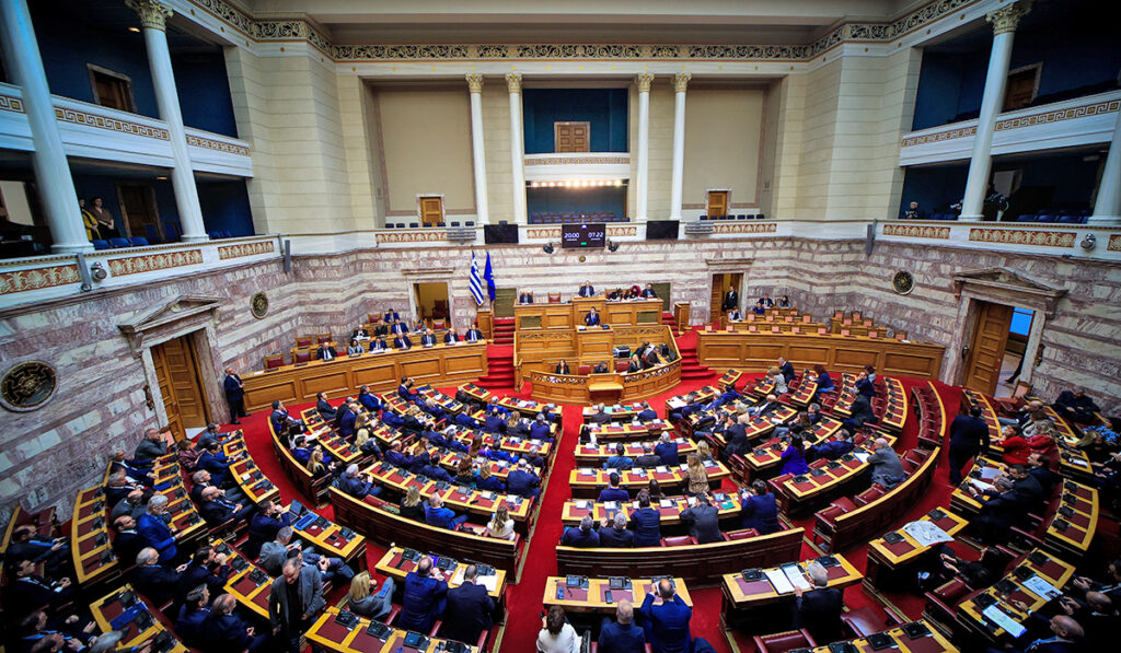 Προϋπολογισμός: Με ομιλίες υπουργών και βουλευτών συνεχίζεται η συζήτηση στη Βουλή (LIVE)