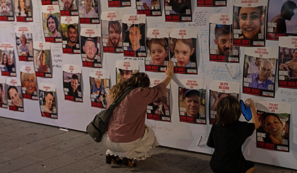 Απελευθερώνονται άμεσα 50 γυναίκες και παιδιά – Τι προβλέπει το σχέδιο για τους ομήρους