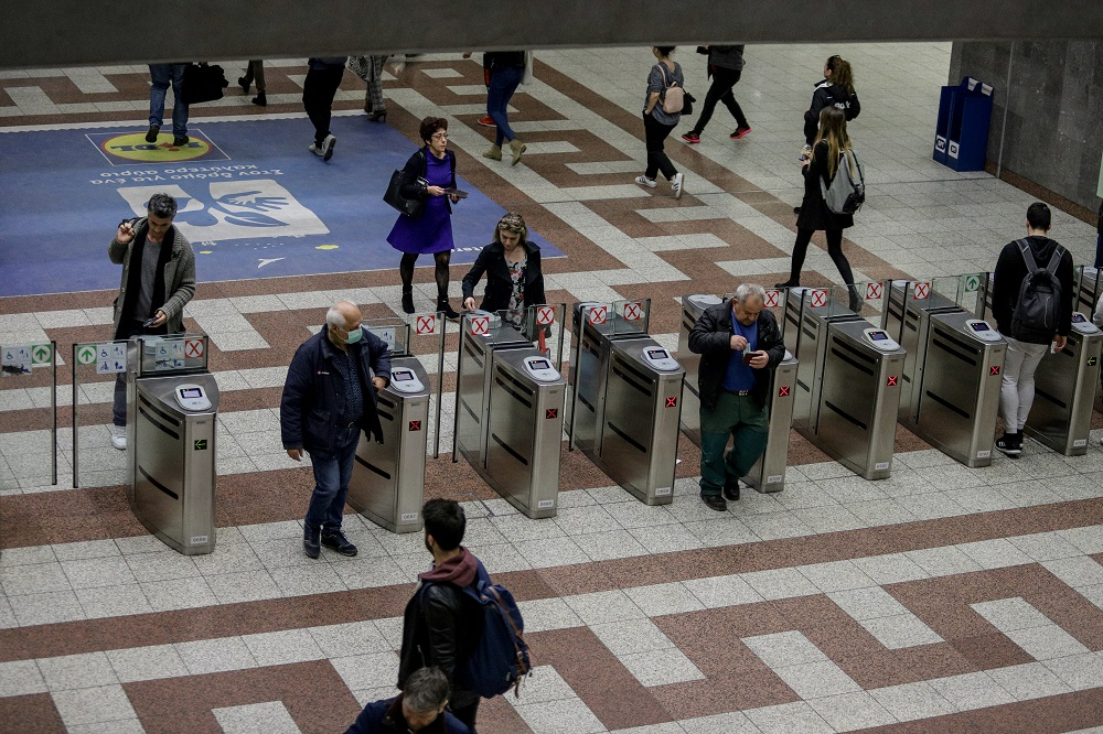 Νέα μέτρα σε λεωφορεία, μετρό, τραμ και τρένα