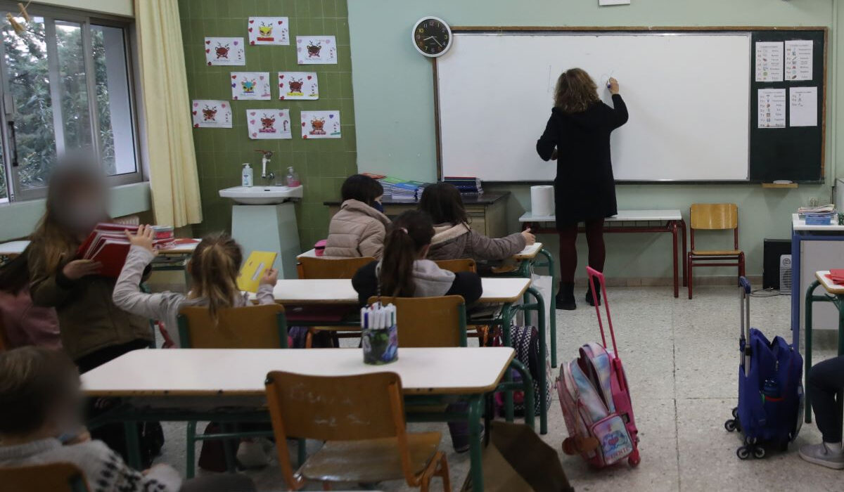 Αναπληρωτές εκπαιδευτικοί: Σε απόγνωση χιλιάδες γυναίκες – Η μεγάλη αδικία