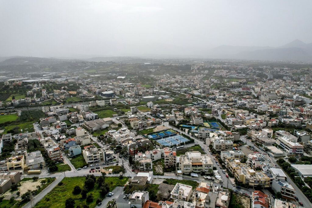 Στη «δίνη» της αφρικανικής σκόνης η χώρα – Καλοκαιρινή Κυριακή με 30άρια