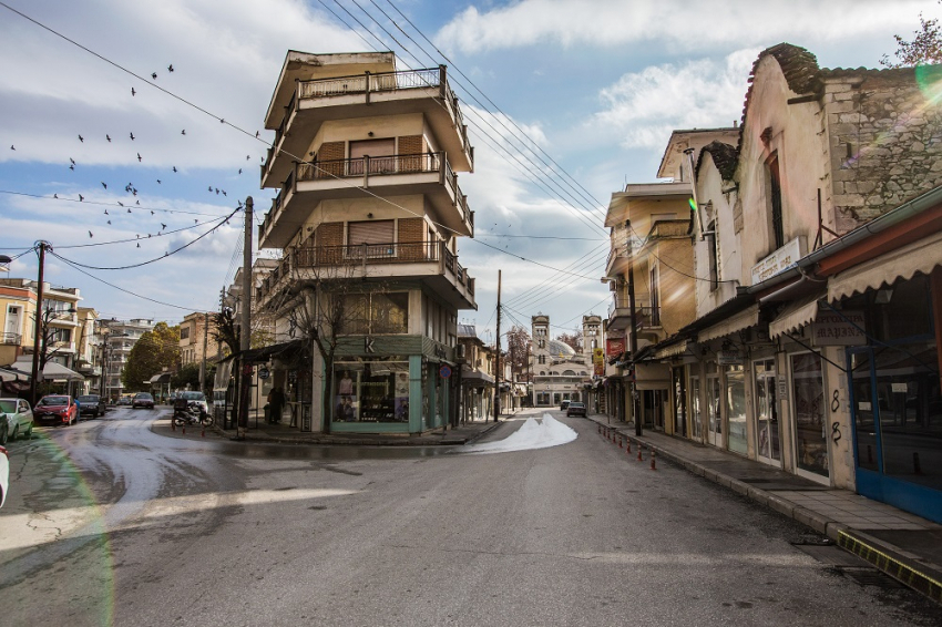 Παράταση σκληρού lockdown σε Δυτική Αττική, Κοζάνη, Ροδόπη και Κάλυμνο