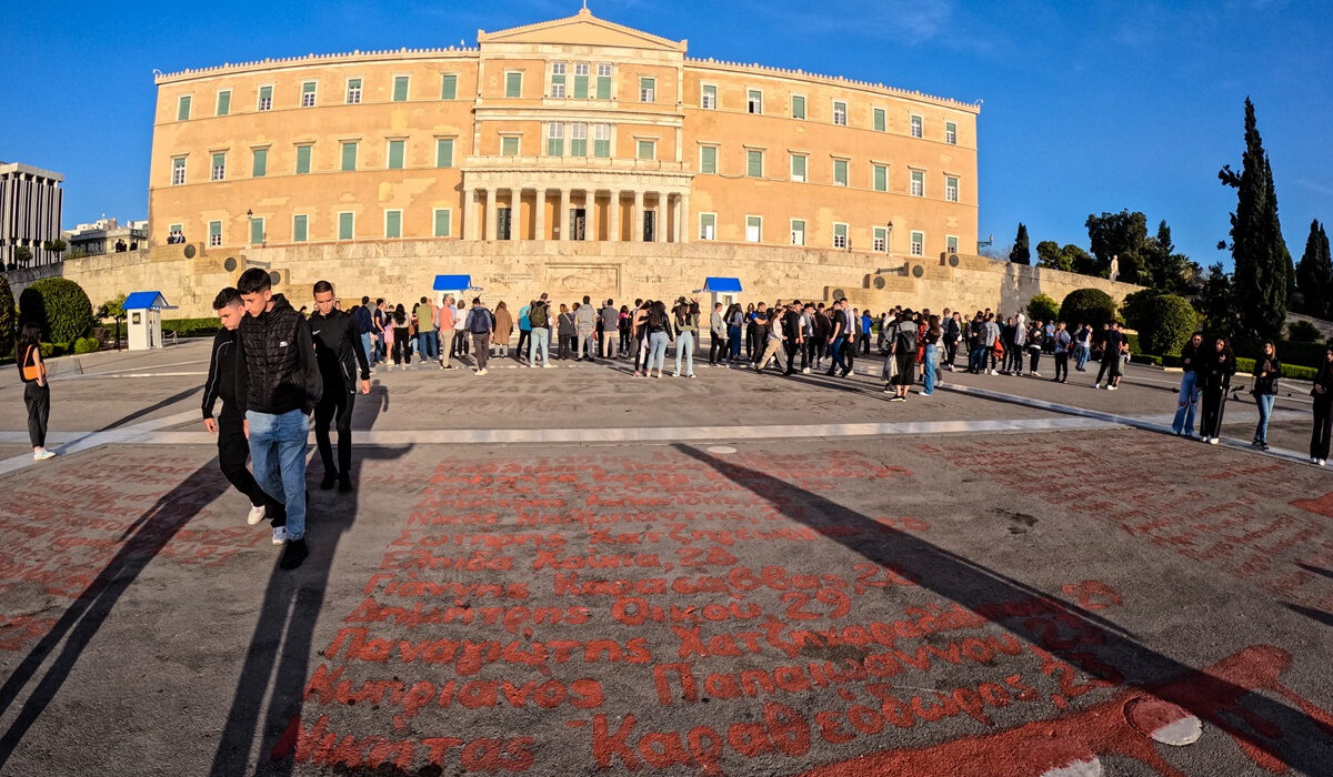 Τα Τέμπη ενώνουν την Ελλάδα: «Πλημμυρίζει» η χώρα από τις δεκάδες συγκεντρώσεις διαμαρτυρίας