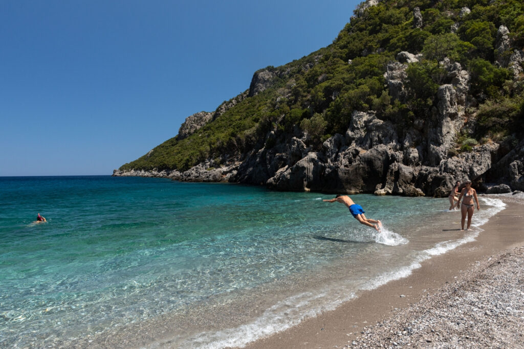 Με αλλαγές φέτος ο Κοινωνικός Τουρισμός 2022: Πότε λήγει το voucher