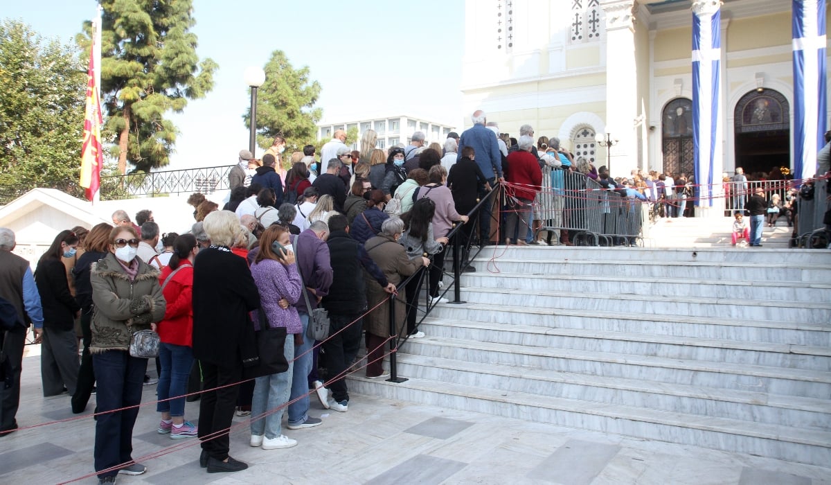 Πειραιάς: Ανατροπή με την αναχώρηση της Αγίας Ζώνης – Τρεις ώρες αναμονή για το προσκύνημα