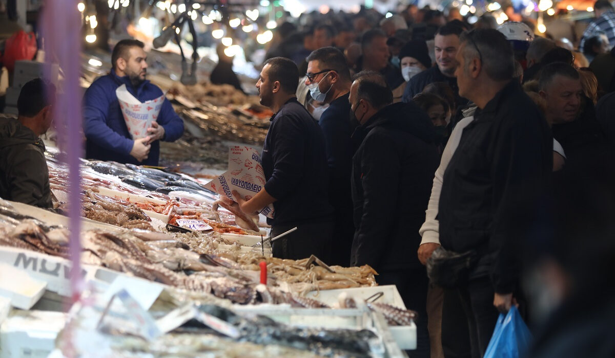 Αυτή είναι η νέα τιμή του μπακαλιάρου φέτος – Συμφωνία με Βαρβάκειο