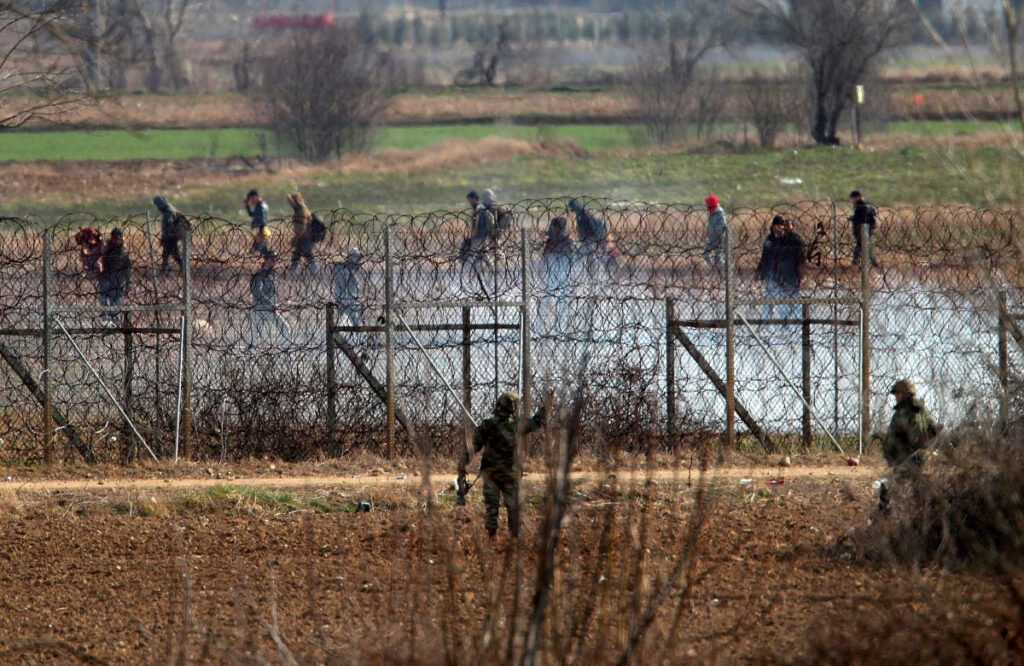 Αυξήθηκαν κατά 40% οι μεταναστευτικές ροές στον Έβρο – «Μπαράζ» συλλήψεων διακινητών