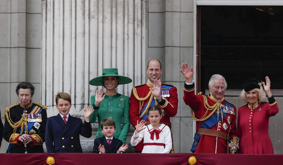 Κάρολος: Πρώτο Trooping the Colour για τον βασιλιά – Δείτε φωτογραφίες