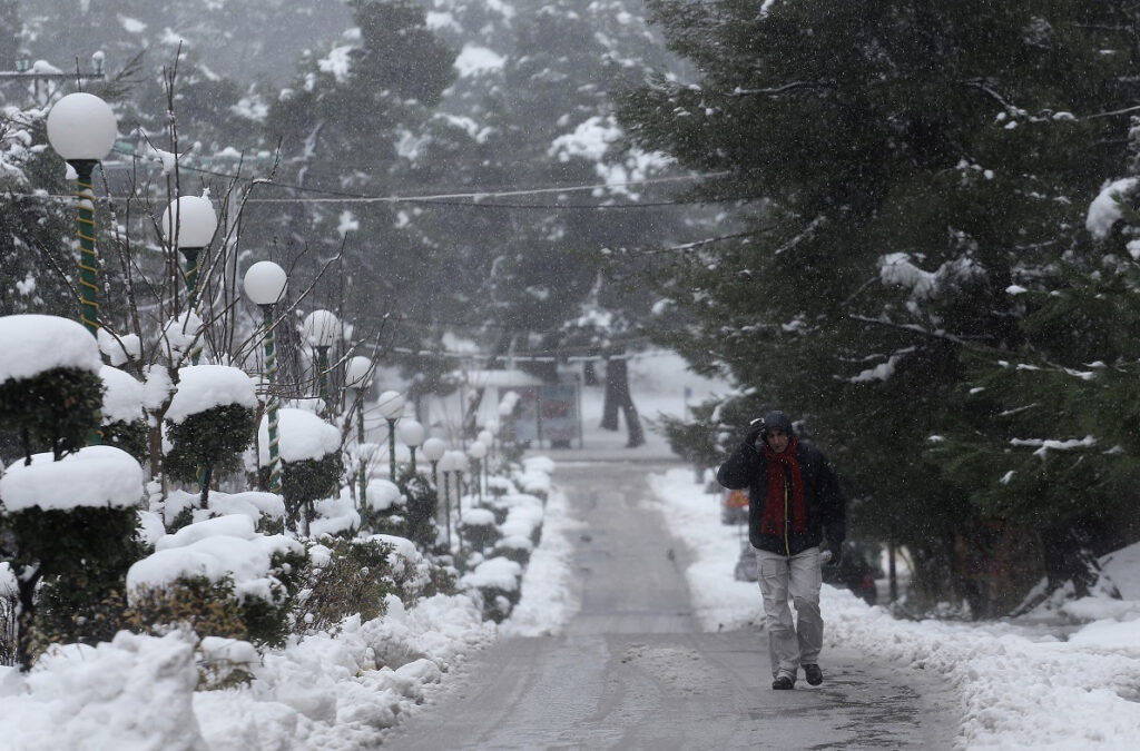 Κακοκαιρία «Ελπίδα»: Μήνυμα του 112 για επικίνδυνες χιονοπτώσεις στη βορειοανατολική Αττική