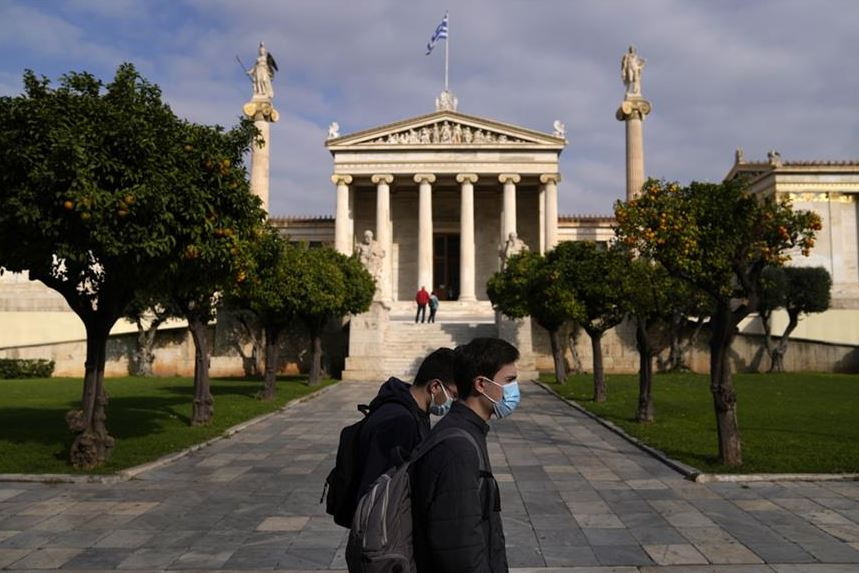 Γαλιατσάτος: Θα μάθουμε να ζούμε με τον κορονοϊό – Θα υπάρχει με την μορφή γρίπης