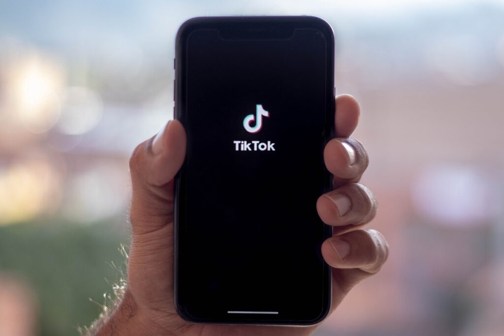 Ο Τραμπ έφερε άμεσα την ανατροπή με το TikTok στις ΗΠΑ