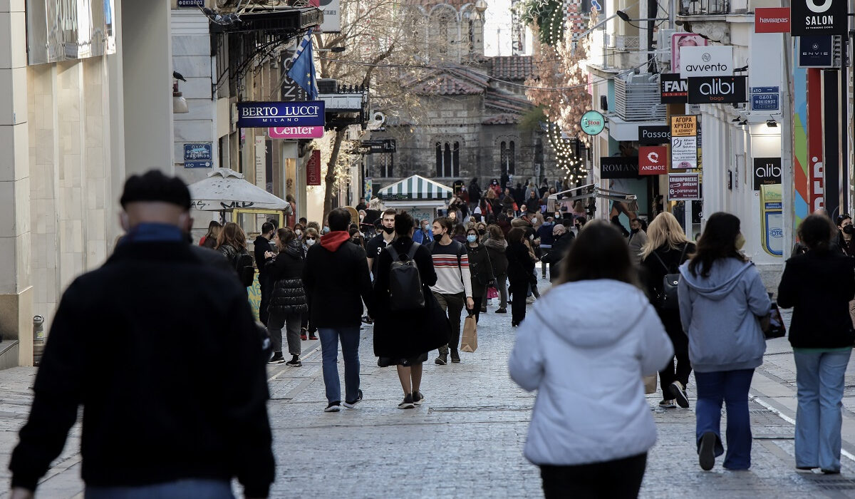 Πρόστιμο 100 ευρώ: Τέλος χρόνου για 300.000 ανεμβολίαστους άνω των 60 ετών – Ποιοι εξαιρούνται