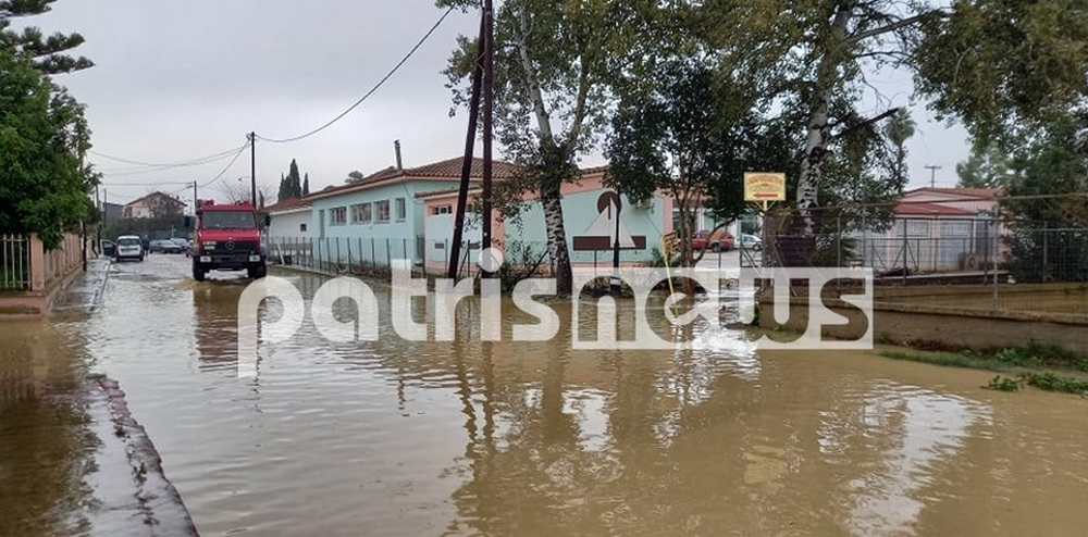 Σε κλοιό κακοκαιρίας η Ηλεία: Απεγκλωβίστηκαν με τρακτέρ μαθητές δημοτικού