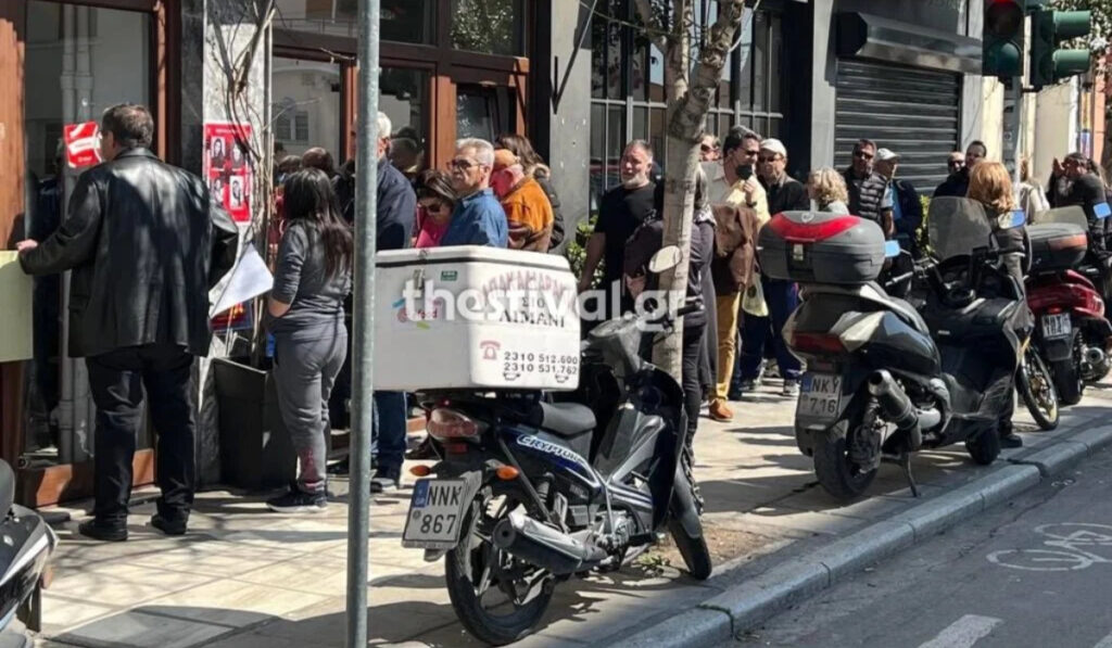 Θεσσαλονίκη: Στέναξαν τα Λαδάδικα – Ατελείωτες ουρές για μπακαλιάρο