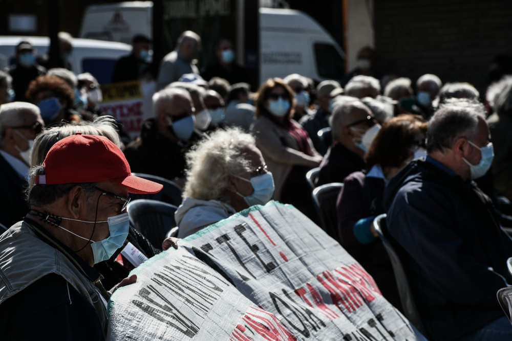 Αναδρομικά: Απογοήτευση με τις συντάξεις και την αδυναμία του ΕΦΚΑ – Εξελίξεις με δύο νέες αποφάσεις