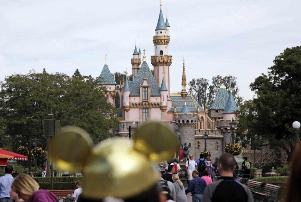 Σεισμός στη Disneyland – Εκκένωσαν παιχνίδια και τρενάκια