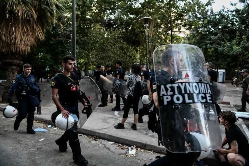 Εξάρχεια: Μετατράπηκαν σε συλλήψεις δύο από τις 32 προσαγωγές που έγιναν το πρωί