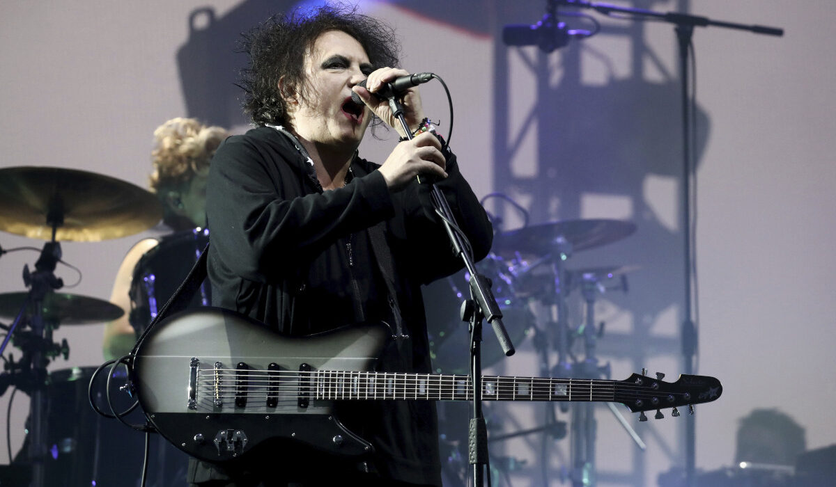 The Cure: Μεγάλες προσδοκίες για το νέο άλμπουμ του συγκροτήματος – Διθύραμβοι από τους κριτικούς (Βίντεο)