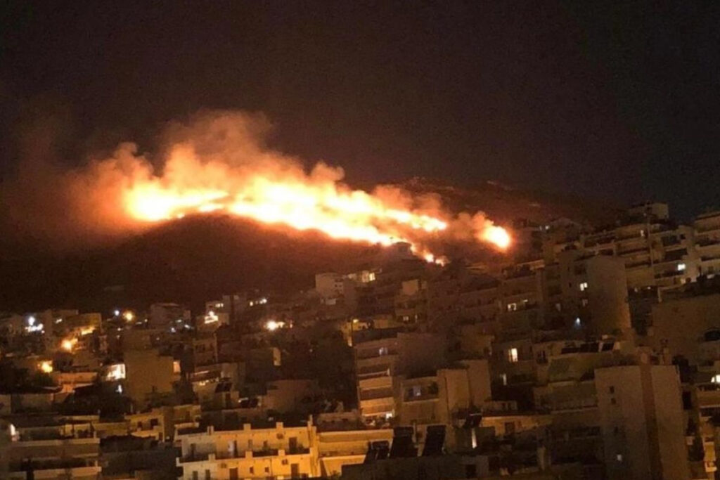 Φωτιά: Λήξη συναγερμού για το Σχιστό – Οριοθετήθηκε το μέτωπο στον Ασπρόπυργο