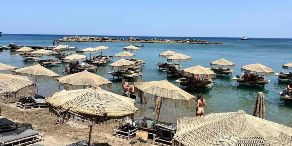 Ποιο λουκέτο στο beach bar στη Ρόδο; Λειτουργεί και καλεί σε πάρτι