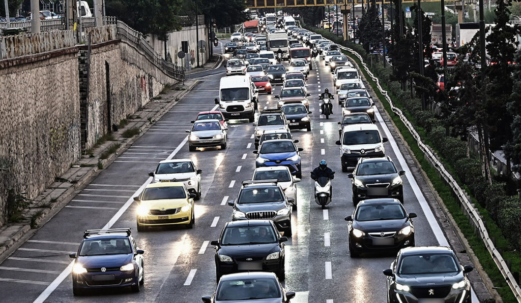 Στο «μικροσκόπιο» του υπ. Εθνικής Οικονομίας ανασφάλιστα οχήματα και ΚΤΕΟ