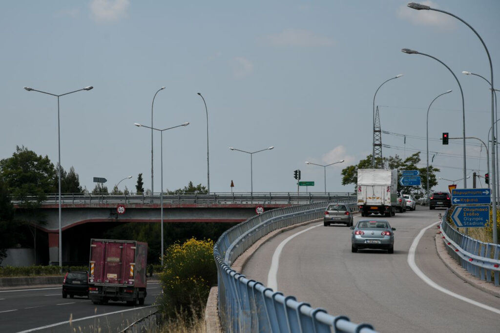 Επαναφέρει το θέμα τοποθέτησης διοδίων σε Βαρυμπόμπη και Άγιο Στέφανο ο Ν. Ταχιάος