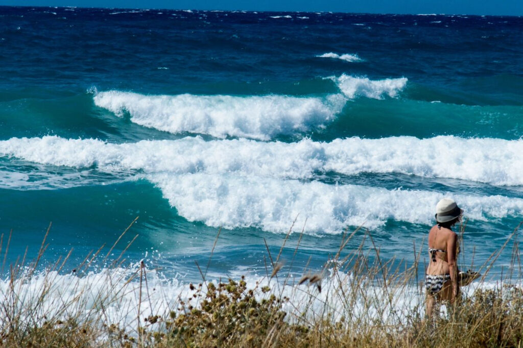 Βροχές, καταιγίδες και ισχυρά μελτέμια σήμερα – Με τι καιρό θα κάνουμε Δεκαπενταύγουστο