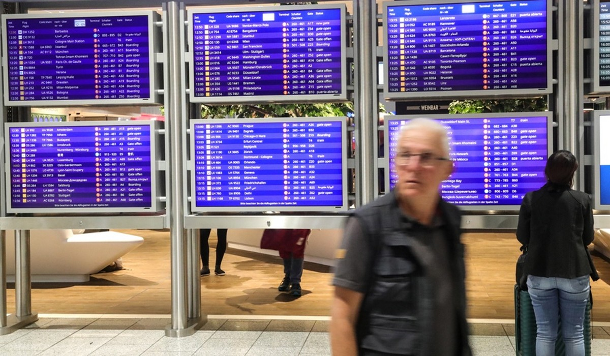 Μετάλλαξη της Μποτσουάνα: Σύσταση της Κομισιόν για απαγόρευση στην ΕΕ όλων των πτήσεων από νότια Αφρική