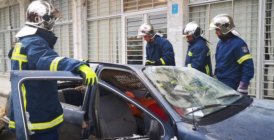 Σύλληψη αλλοδαπού γιατί απείλησε με όπλο εργαζόμενη ξενοδοχείου