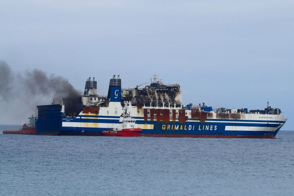 Euroferry Olympia: Τραγωδία με έναν Έλληνα οδηγό – Συνεχίζονται οι έρευνες για ακόμα 10 αγνοούμενους