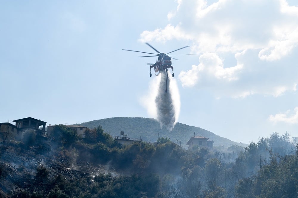 Φωτιά στην Αίγινα – Συναγερμός στην Πυροσβεστική