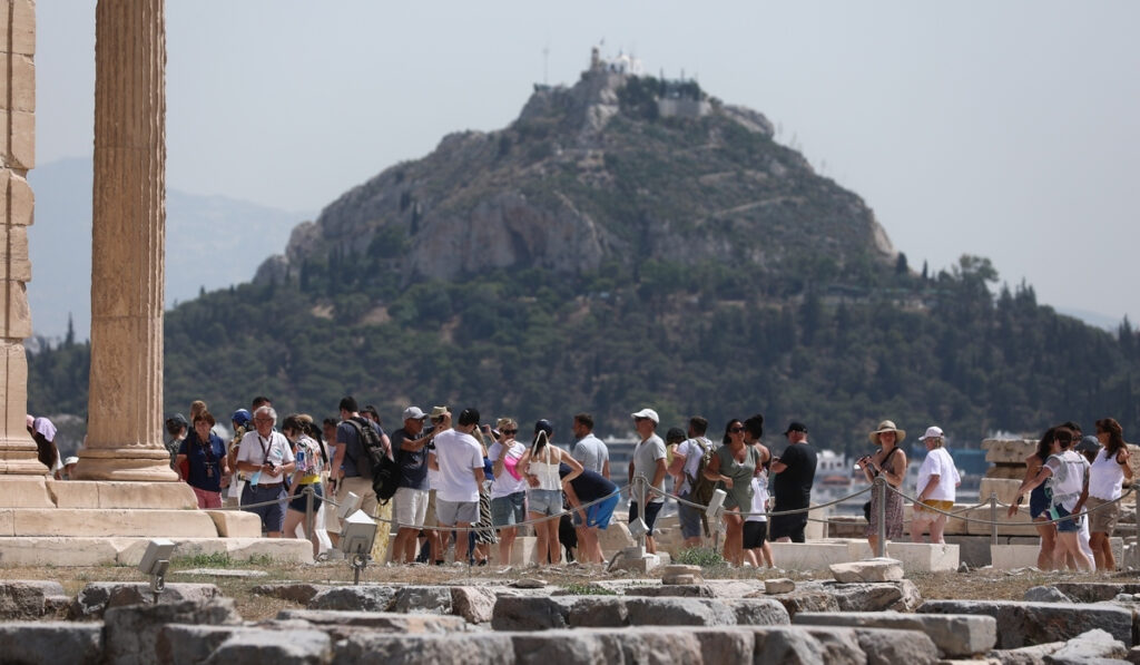 Κορονοϊός: Πάνω από 10.000 τα νέα κρούσματα σήμερα 23/6 – 17 θάνατοι και  1.797 επαναλοιμώξεις