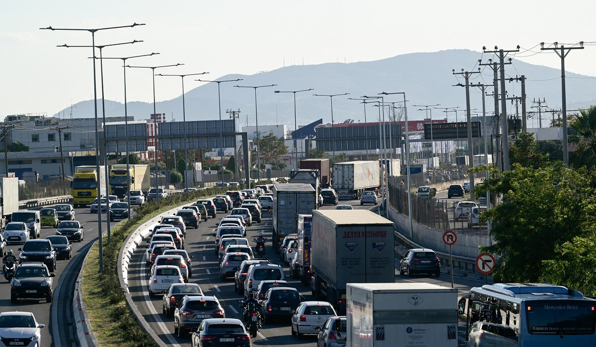 Κίνηση στους δρόμους: «Στο κόκκινο» Κηφισός και Λ. Κηφισίας – Καθυστερήσεις στην Αττική οδό