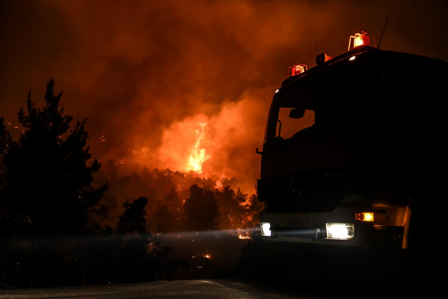 Υψηλός κίνδυνος πυρκαγιάς στη μισή χώρα