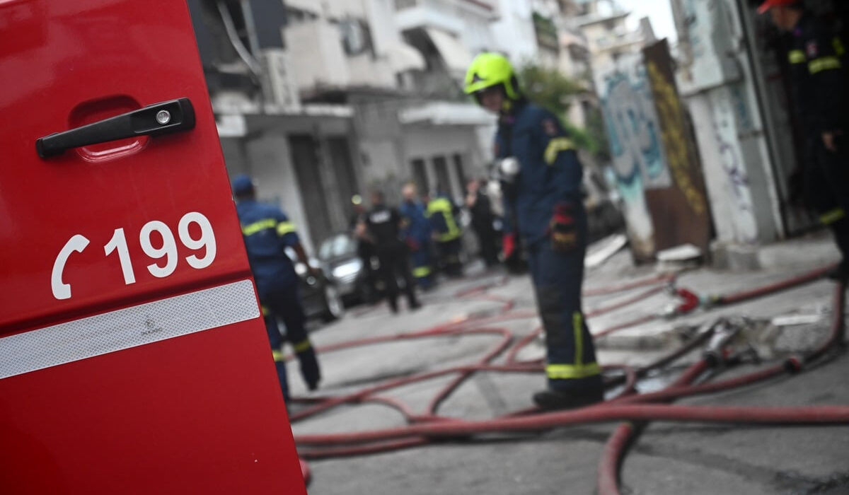 Φωτιά τώρα στο κέντρο της Αθήνας – Στη συμβολή Σόλωνος και Χ. Τρικούπη