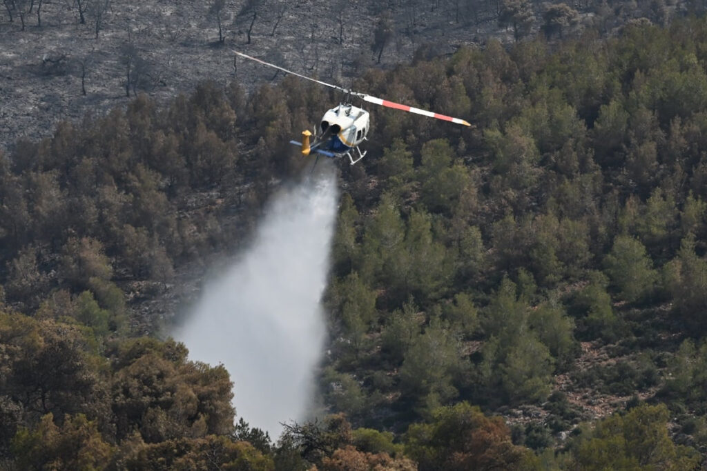 Ρόδος: Μαίνεται η πύρινη λαίλαπα – Δύσκολη παραμένει η κατάσταση