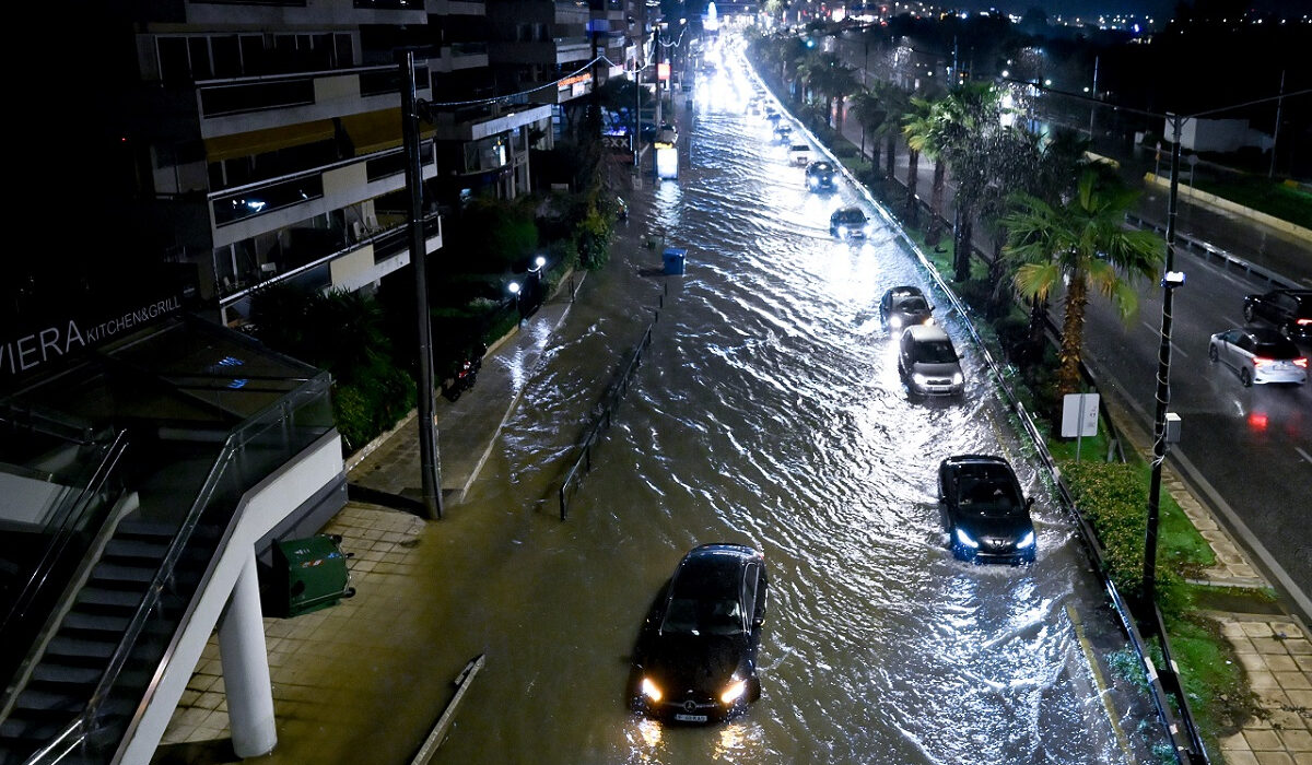 «Ένα σωρό ενεργά παθογόνα στην Ποσειδώνος»: Υγειονομικό καμπανάκι για τη λυματοθάλασσα στην αθηναϊκή Ριβιέρα