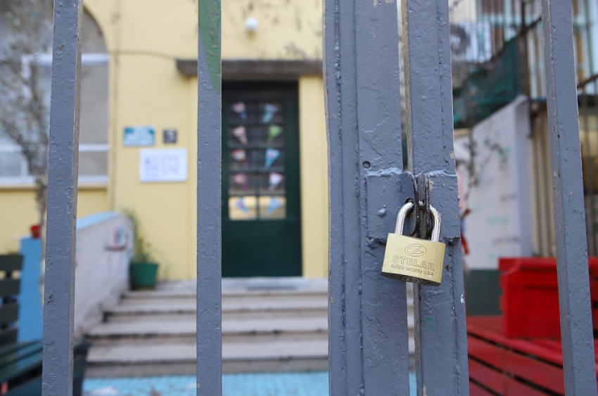 Κλειστά σχολεία εισηγήθηκαν οι λοιμωξιολόγοι