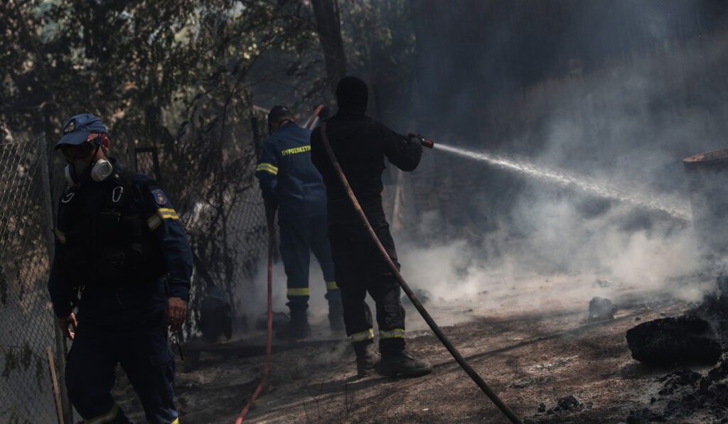 Φωτιά τώρα σε τρία μέτωπα στην Κύπρο – Εκκενώθηκαν σπίτια