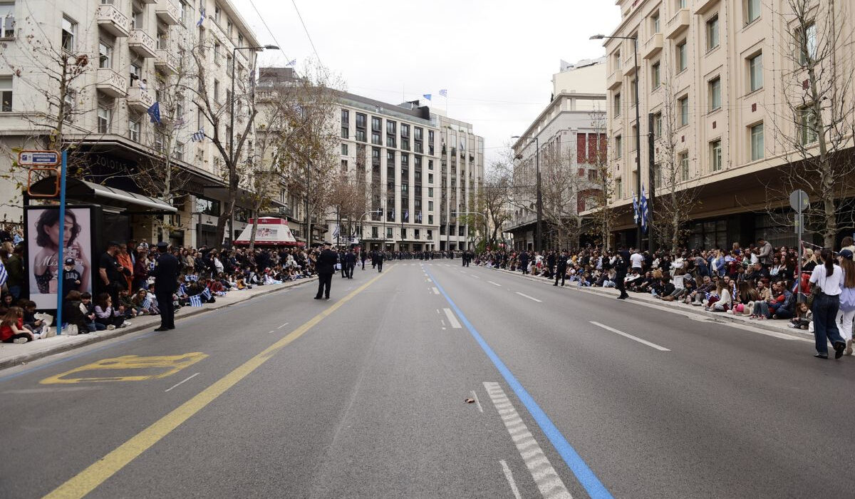 Άνοιξαν οι δρόμοι στο κέντρο της Αθήνας