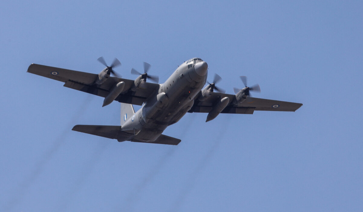 Ελληνικό C-130 στην Κύπρο για τον απεγκλωβισμό πολιτών από τον Λίβανο