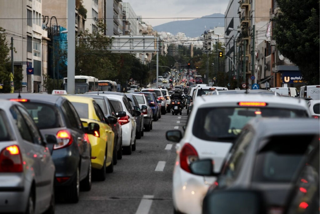 Tέλη κυκλοφορίας 2022: Λήγει η προθεσμία πληρωμής – «Τσουχτερά» πρόστιμα