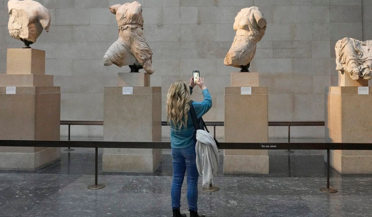 «Γιατί δεν πρέπει να επιστραφούν τα Γλυπτά του Παρθενώνα στην Ελλάδα»: Άρθρο – πρόκληση στους Times