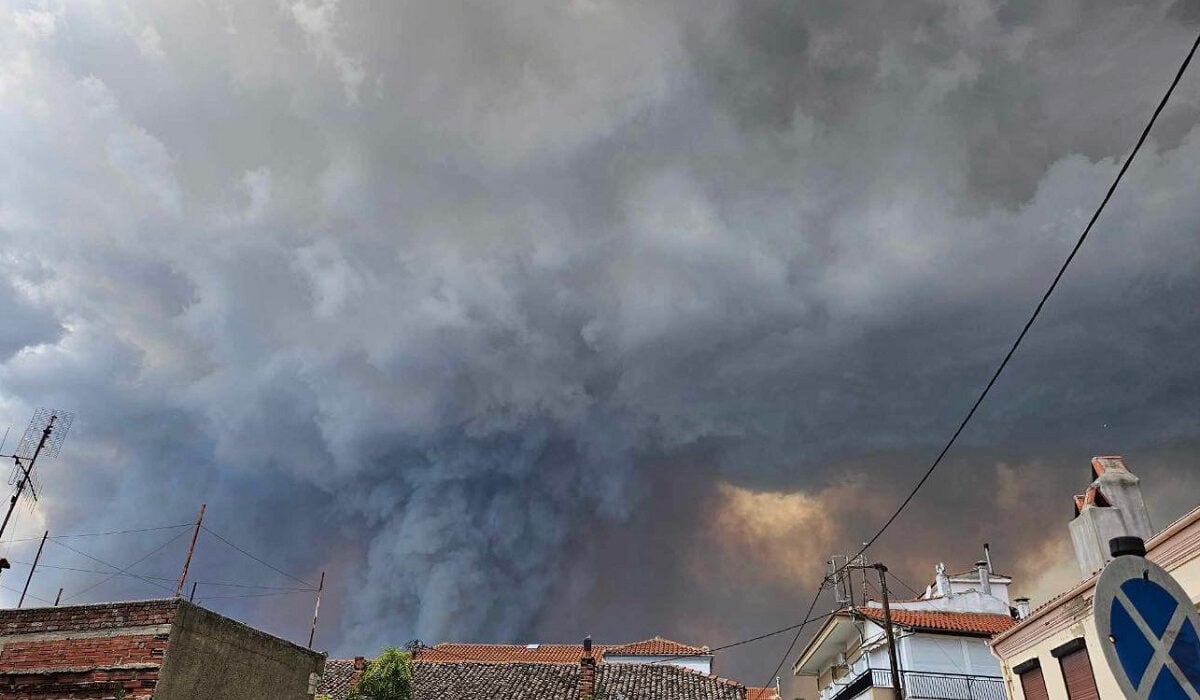 Φωτιά στον Έβρο: Γιγάντιο μέτωπο 5 χιλιομέτρων και ισχυροί άνεμοι – Εικόνες φρίκης (Βίντεο)